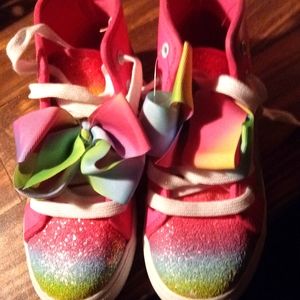 Jojo Siwa casual high-top sneaker

Rainbow stripe